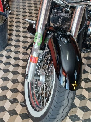 Kawasaki VN900 Cruiser Negra y Marrón