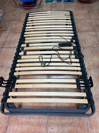Cama articulada con motor y colchón