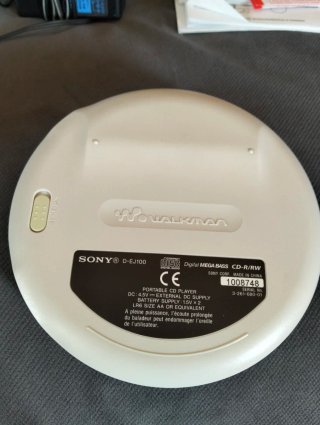 Sony Walkman CD D-EJ100 con cuffie xbass