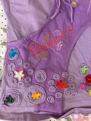 Top morado bordado manga larga