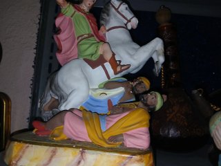 Lote de figuras y botellas decorativas
