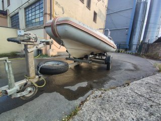 Semirrígida narwhal 3,60 con motor Suzuki 30cv