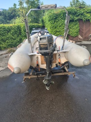 Semirrígida narwhal 3,60 con motor Suzuki 30cv
