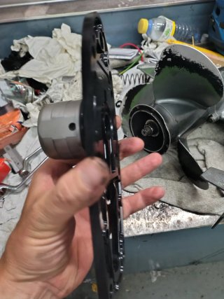 Semirrígida narwhal 3,60 con motor Suzuki 30cv