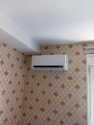 Instalación y carga de gas A/A