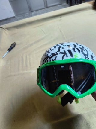 Casco de esquí talla 56