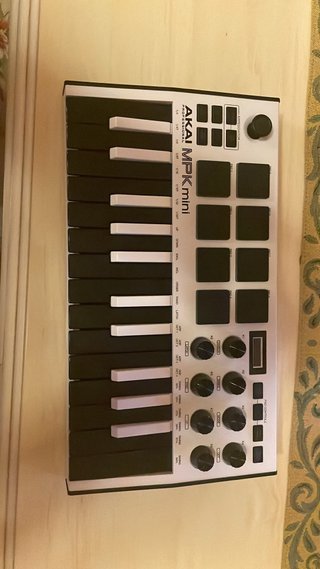 Akai MPK Mini Piano MIDI