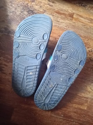 Chancletas Adidas Azul y Blanco