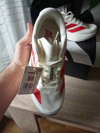 Zapatillas Adidas Blancas y Rojas