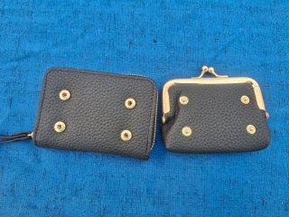 Monedero tarjetero negro y dorado