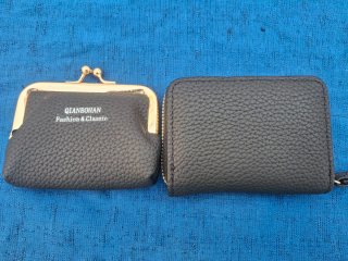 Monedero tarjetero negro y dorado