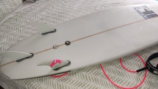 Tabla Surf HI Hawaii Twister, 5'11". Seminueva