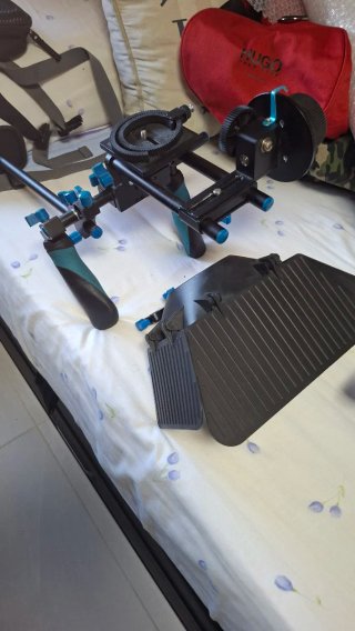 2 Stabilizzatori video per fotocamere DSLR