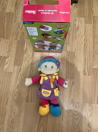 Muñeco Nenuco Aprendo a Vestir
