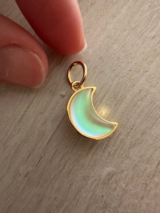 Charm Luna Madreperla Dorato
