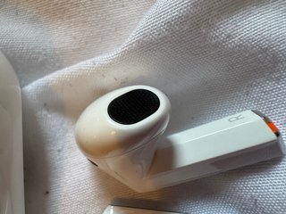 Samsung Galaxy Buds 3 Blancos.