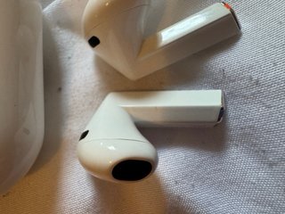 Samsung Galaxy Buds 3 Blancos.