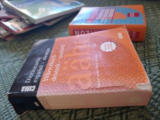 REGALO Dos diccionarios inglés y alemán