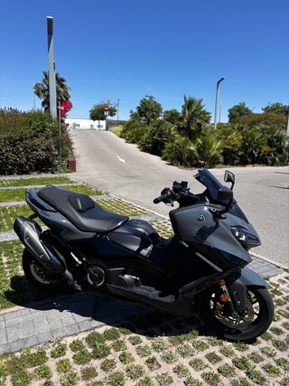 Yamaha T-max 560 Tech Max 2022 Gris nardo