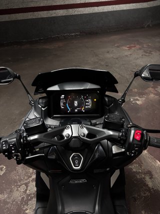 Yamaha T-max 560 Tech Max 2022 Gris nardo