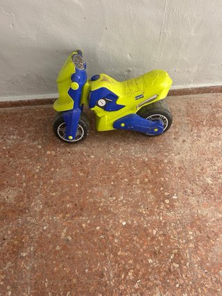 Moto de juguete infantil