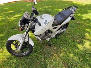 Honda CBF 250 Blanca