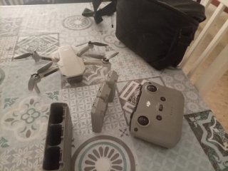 Drone DJI Mini 2 con accesorios