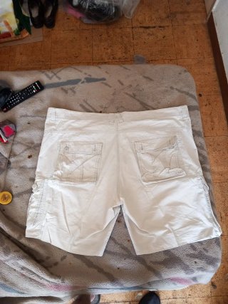 Pantalón corto;De Angelo Litrico.Talla 62 Blanco