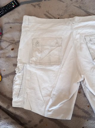 Pantalón corto;De Angelo Litrico.Talla 62 Blanco