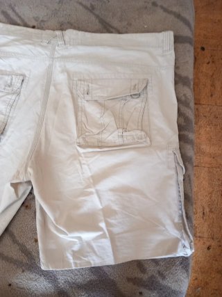 Pantalón corto;De Angelo Litrico.Talla 62 Blanco