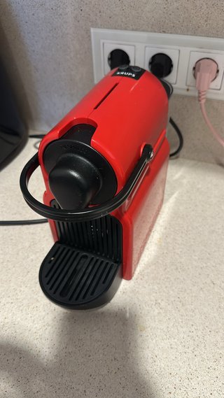 Cafetera Krups Nespresso Roja