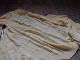 Blusa amarilla de punto