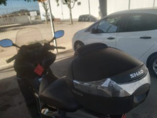 Maxi Scooter Kymco Negra 300cc