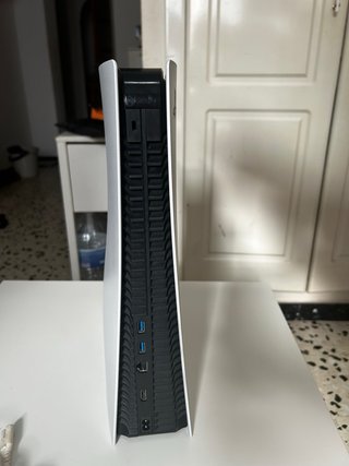 Playstation 5 con mando + Call of Duty Black Ops 6