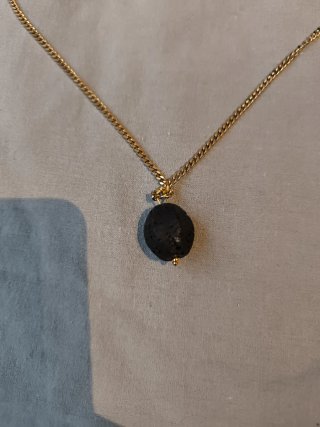 Collar Bañado Oro 18K Piedra Volcánica Negra