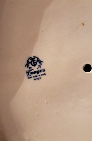 Figura de porcelana Tengra, mujer con flores