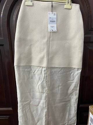 Conjunto Zara Falda y Blusa Beige Talla M