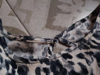 Blusa con estampado animal print