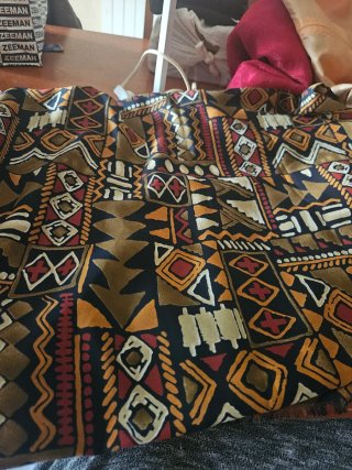 5 metros de tela con estampado étnico