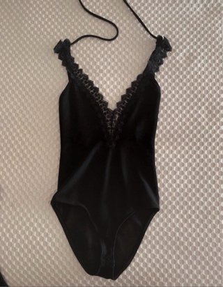 Body negro Bershka con encaje