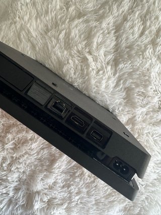 PS4 Slim 1TB Nero + FIFA 19 e FIFA 20