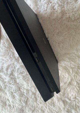 PS4 Slim 1TB Nero + FIFA 19 e FIFA 20