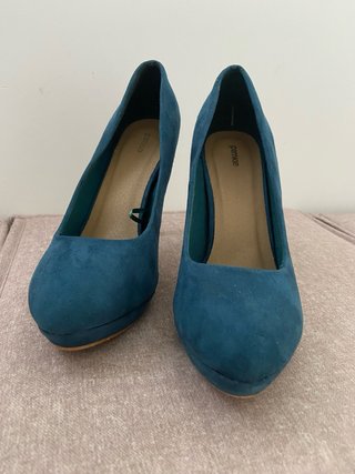 Zapatos de tacón azul verdoso