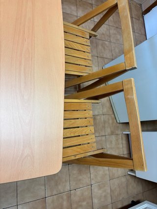 Mesa de cocina abatible + 4 sillas madera