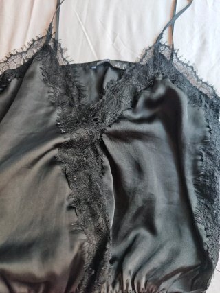 Camiseta tirantes satén Bershka negra S