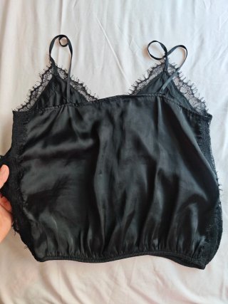 Camiseta tirantes satén Bershka negra S