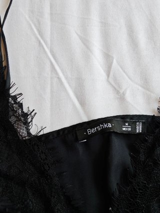Camiseta tirantes satén Bershka negra S