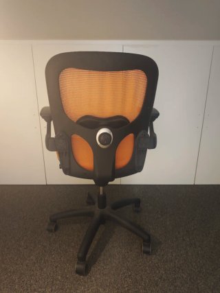 Silla de oficina ergonómica naranja