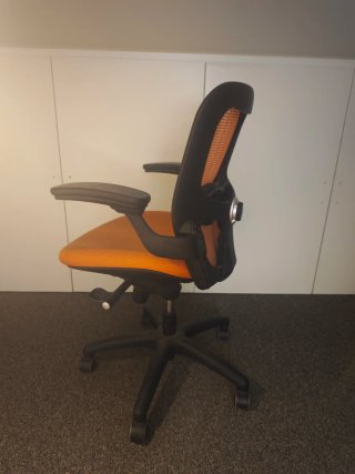 Silla de oficina ergonómica naranja