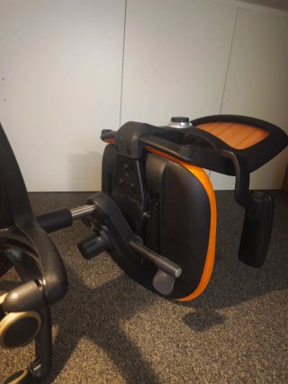 Silla de oficina ergonómica naranja